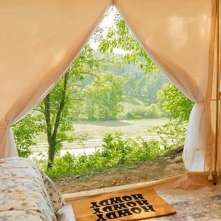 Tranquil Farm Yurt - Mountain View Hotel